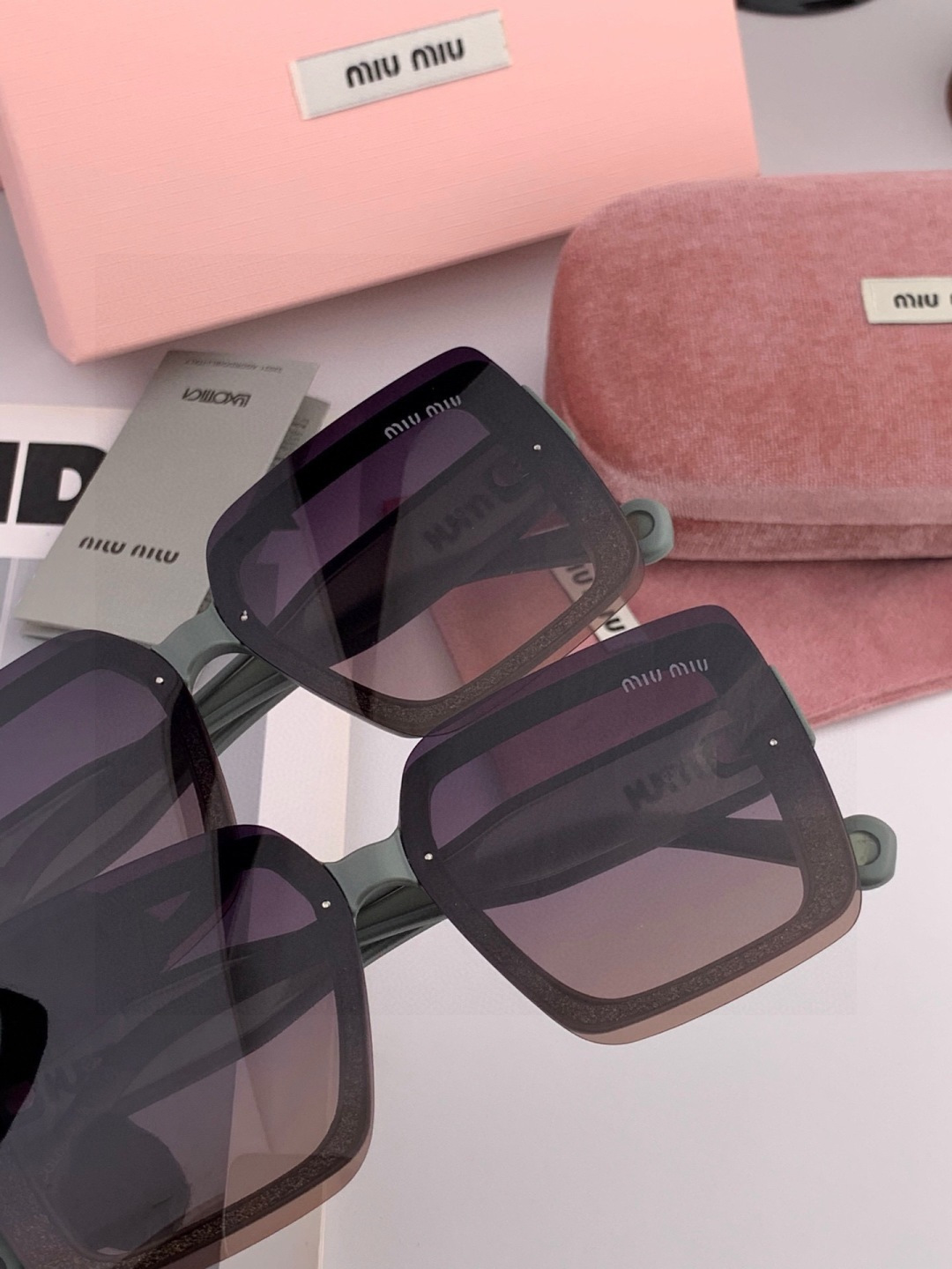 🔺 【缪缪 TR偏光太阳镜】2025开春新款 潮流爆款 时尚方框偏光太阳镜 高品质 佩戴舒适 网红潮款墨