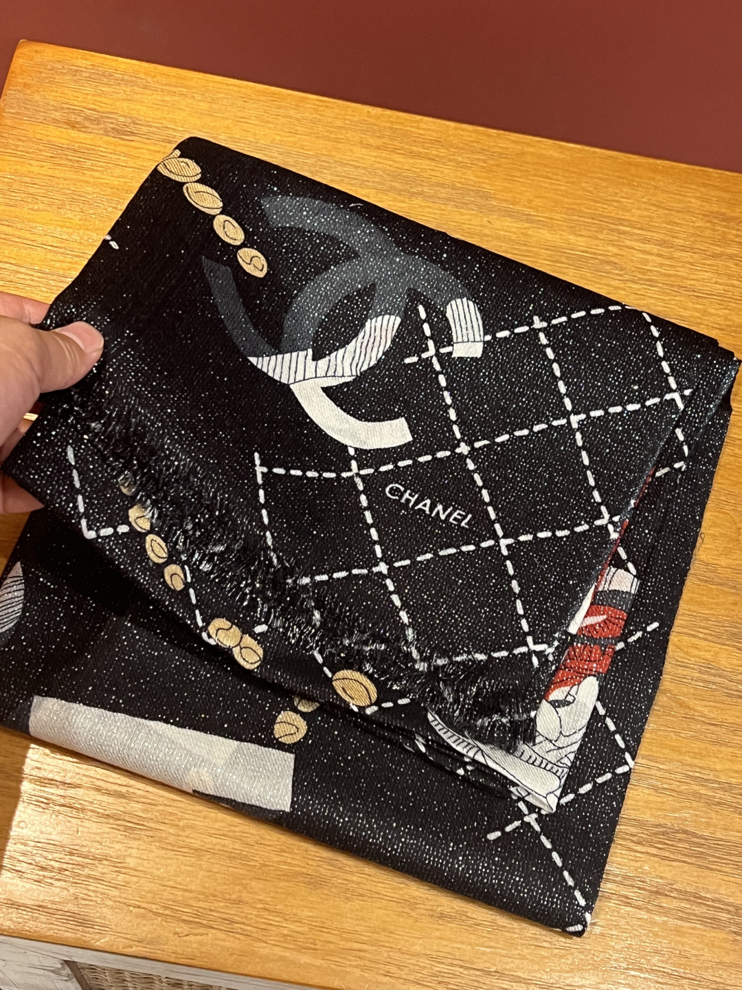 会发光发亮的围巾 💄💋新款客供亮片💖羊绒面料长巾 😘美翻了[流泪]【彩色山茶花银线长巾】御用殿堂级极‼️