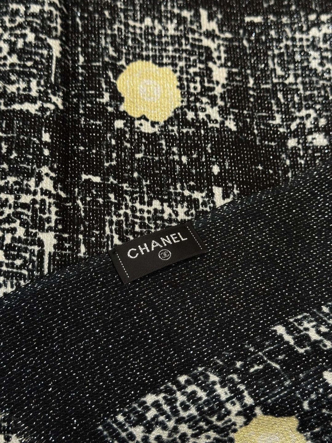 会发光发亮的围巾 💄💋新款客供亮片💖羊绒面料长巾 😘美翻了[流泪]【彩色山茶花银线长巾】御用殿堂级极‼️