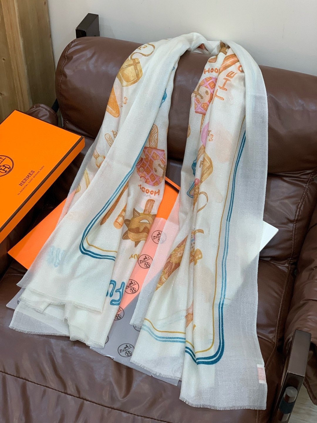 会发光发亮的围巾 新款🆕🏇🏇买了都说好看‼️推荐💕顶级工艺超值‼️爱马仕专柜爆款🎁💟立体呈现图案纹路实物