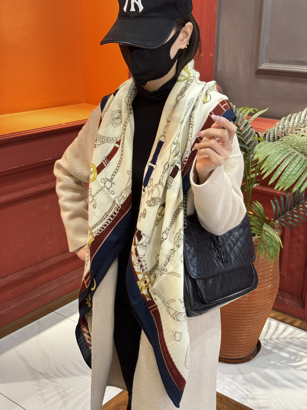 羊绒新款🆕👏👏买了都说好看‼️推荐💕爱马仕双面同色羊绒方巾【跃动的马儿双面同色140】，顶级工艺超值‼️