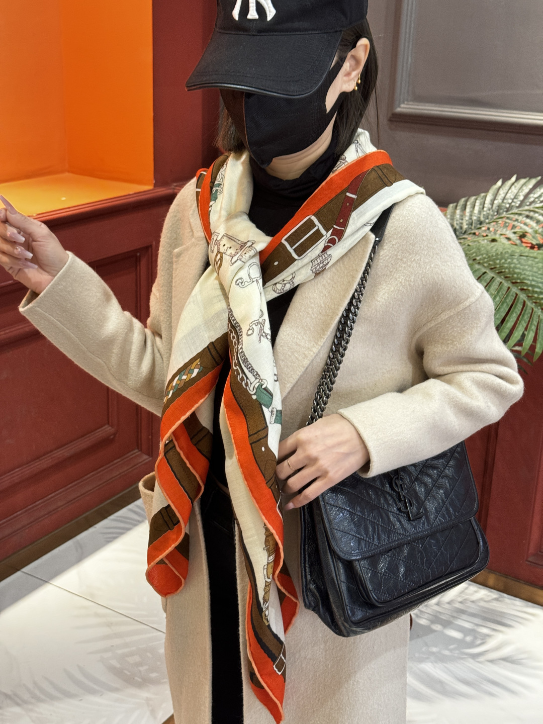 羊绒新款🆕👏👏买了都说好看‼️推荐💕爱马仕双面同色羊绒方巾【跃动的马儿双面同色140】，顶级工艺超值‼️