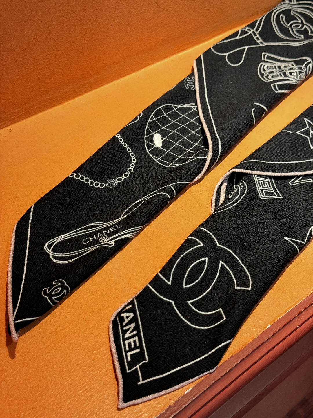 【升级双面同色 加密面料】 上新❤️ 140*140台版印花 黑白二色 高级都市新贵！山茶花的再一次邂逅