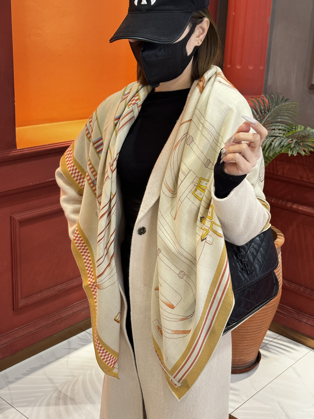 ❄️【双面同色】原单爱马仕140cm丝绒方巾💕 《马术密匙》，十九世纪的商品图录汇集了手工匠们的系列产品