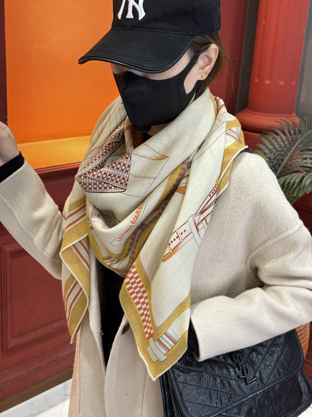 ❄️【双面同色】原单爱马仕140cm丝绒方巾💕 《马术密匙》，十九世纪的商品图录汇集了手工匠们的系列产品