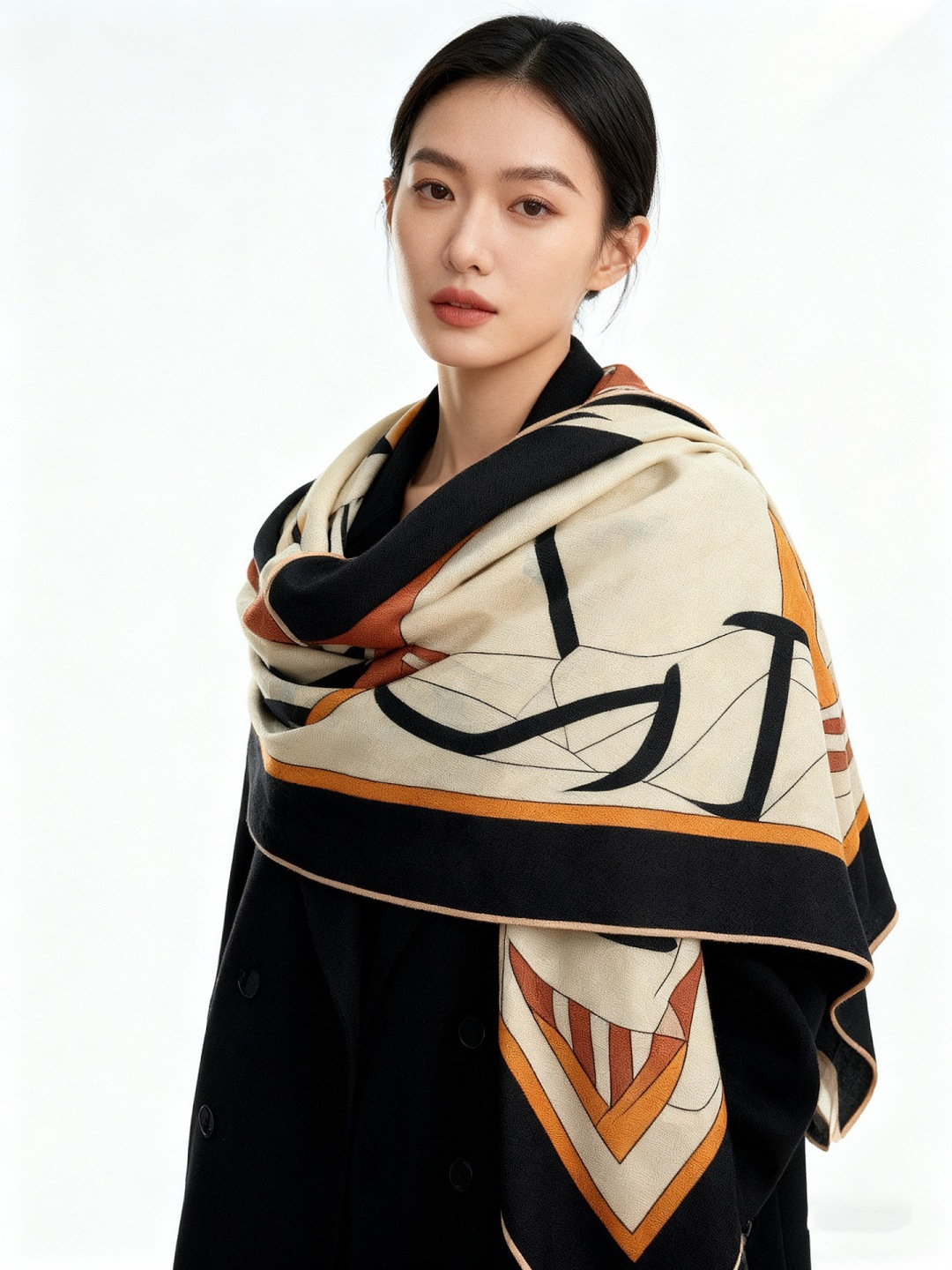 💟2025年早秋上新💞【双面同色丝绒方巾】手工卷边山羊绒和真丝混纺披肩（70%山羊绒，30%桑蚕丝）这款