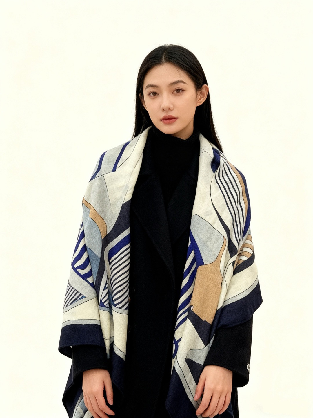 💟2025年早秋上新💞【双面同色丝绒方巾】手工卷边山羊绒和真丝混纺披肩（70%山羊绒，30%桑蚕丝）这款