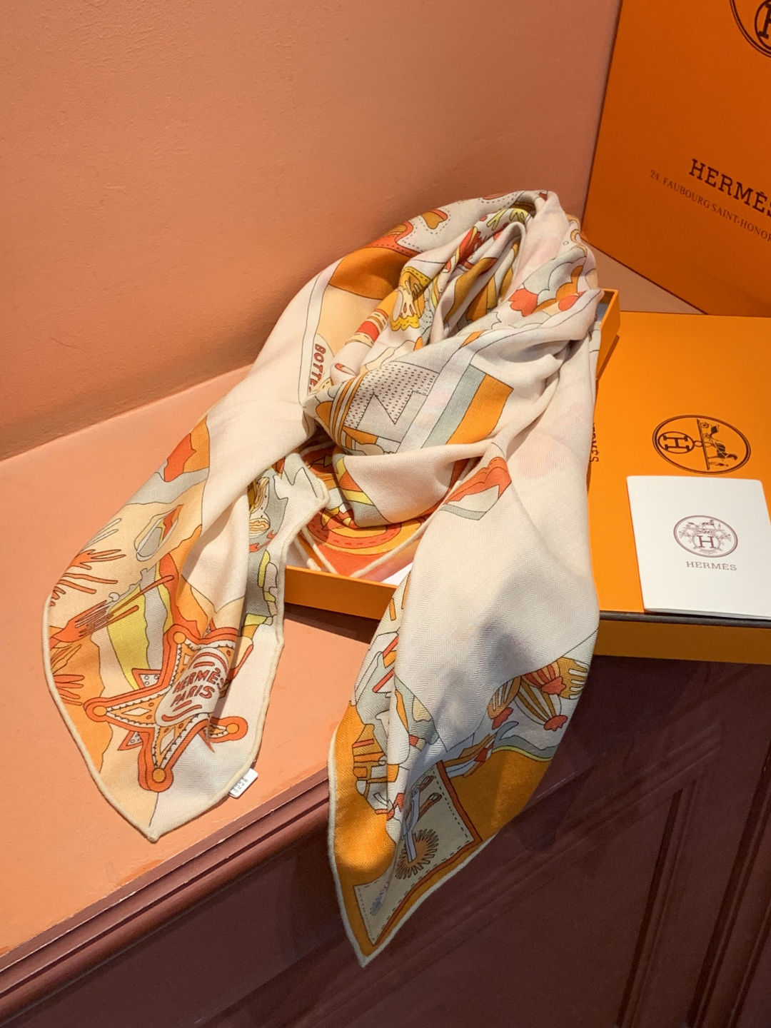 羊绒新款🆕👏👏买了都说好看‼️推荐💕爱马仕双面同色羊绒方巾【双面同色140】，顶级工艺超值‼️爱马仕专柜