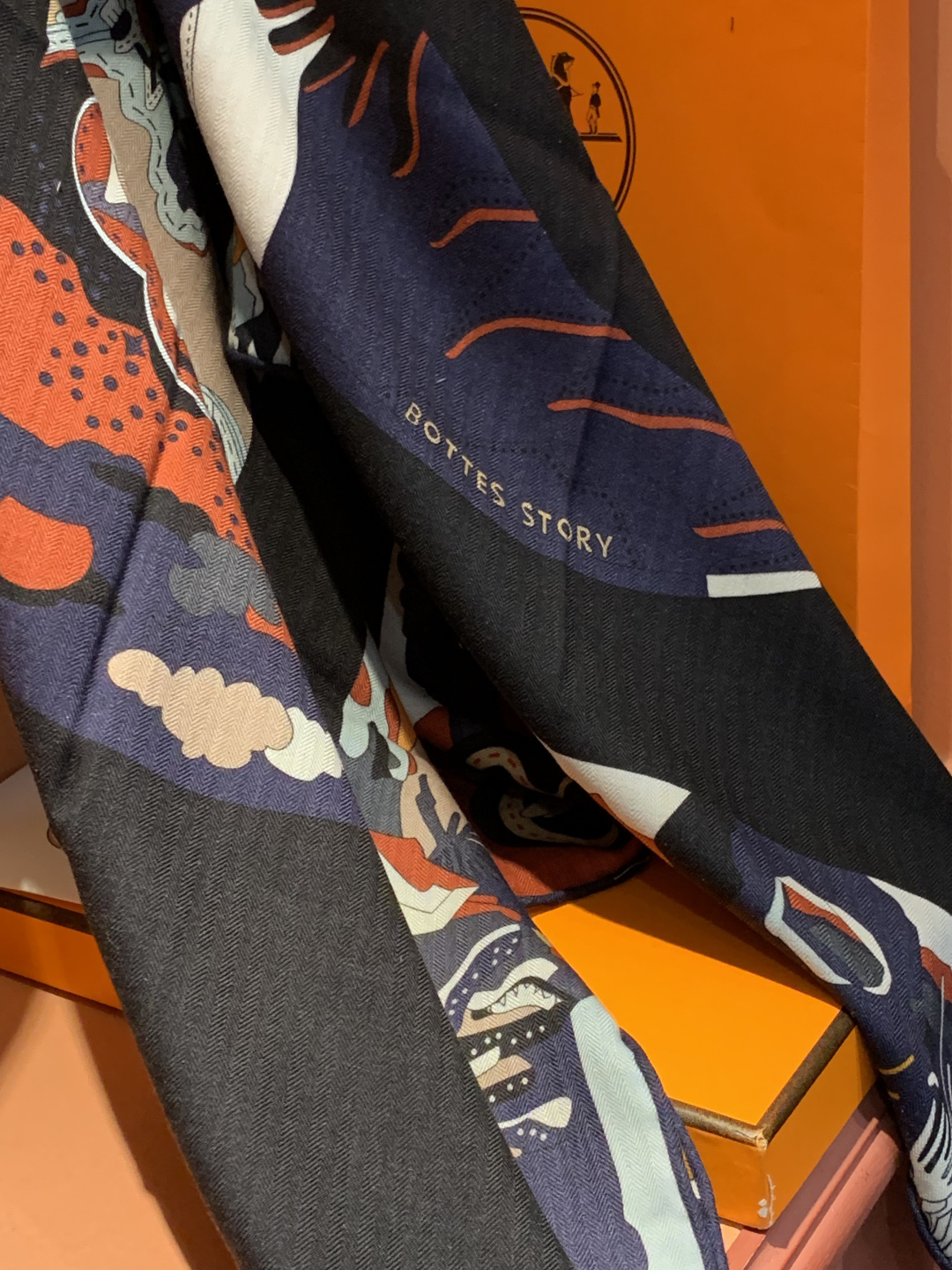 羊绒新款🆕👏👏买了都说好看‼️推荐💕爱马仕双面同色羊绒方巾【双面同色140】，顶级工艺超值‼️爱马仕专柜