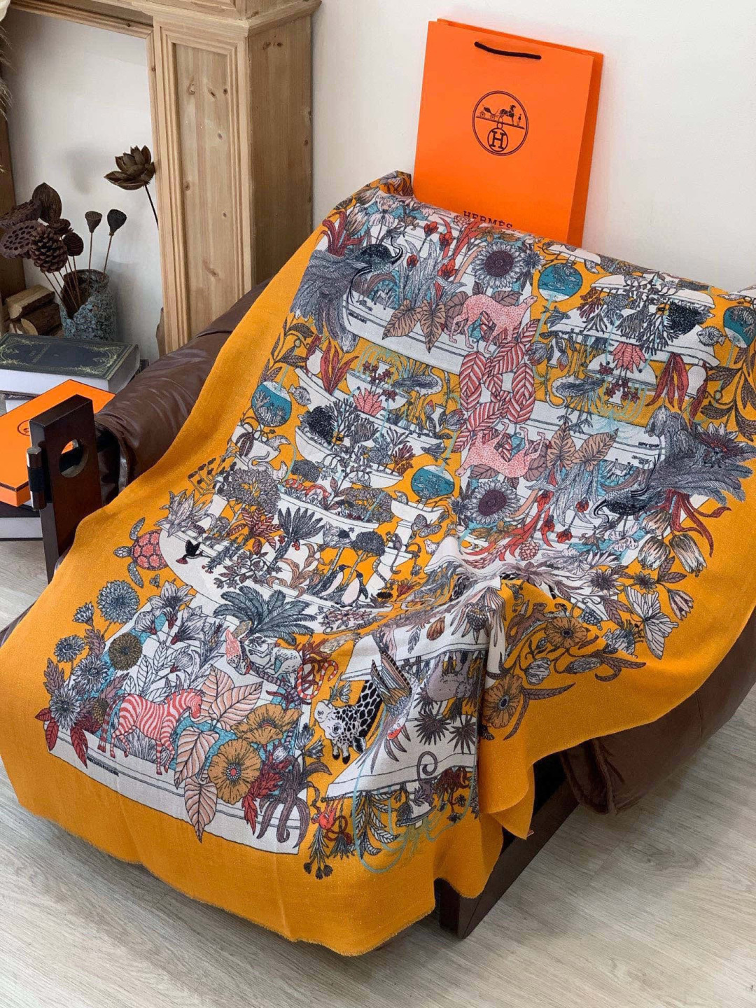 会发光发亮的围巾 羊绒新款🆕👏买了都说好看‼️推荐💕爱马仕双面同色羊绒方巾，【奇珍乐园】顶级工艺超值‼️