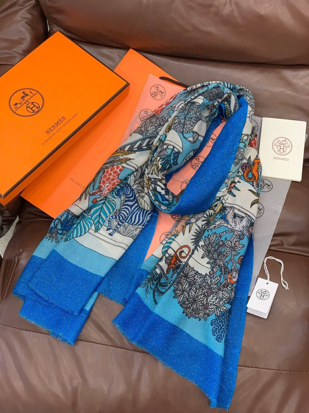 会发光发亮的围巾 羊绒新款🆕👏买了都说好看‼️推荐💕爱马仕双面同色羊绒方巾，【奇珍乐园】顶级工艺超值‼️