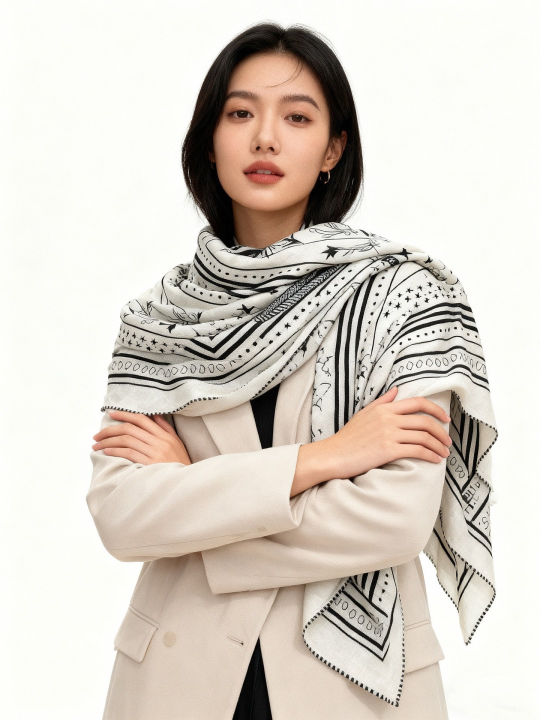 上新💕。丝绒方巾 【爱马仕2025春夏 亚马逊的庆典 Bandana，佩斯利花纹，生机勃勃的图案】（双面