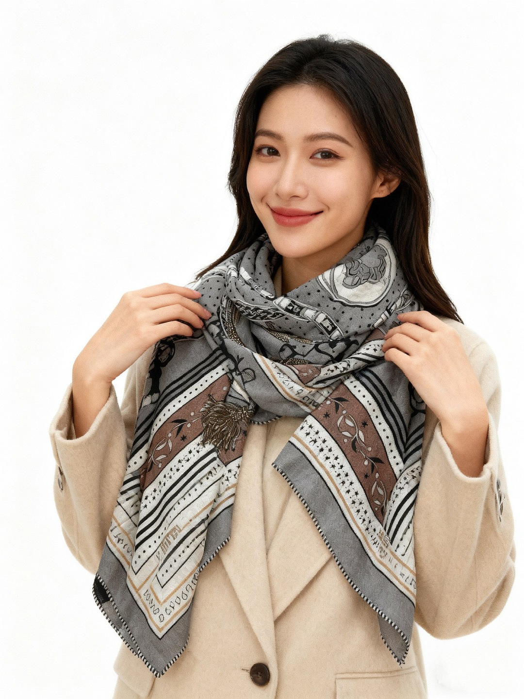 上新💕。丝绒方巾 【爱马仕2025春夏 亚马逊的庆典 Bandana，佩斯利花纹，生机勃勃的图案】（双面