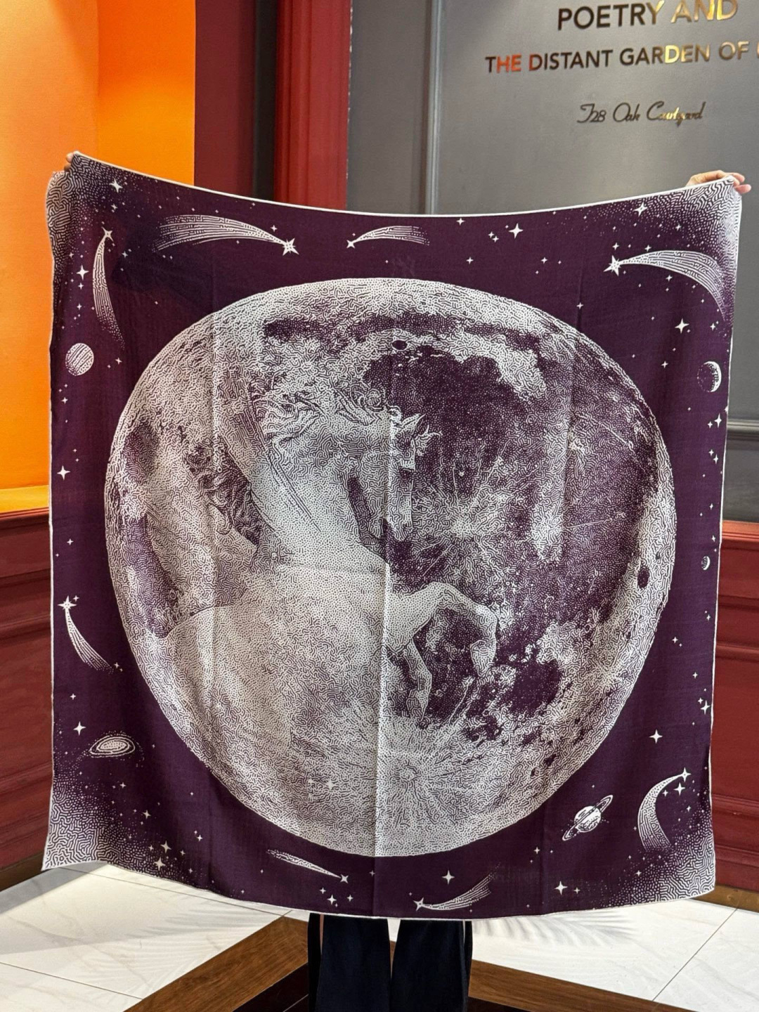 HERMES爱马仕新款|月光飞马Clair de Lune羊绒和真丝披肩，手工卷边(70%羊绒，30%真