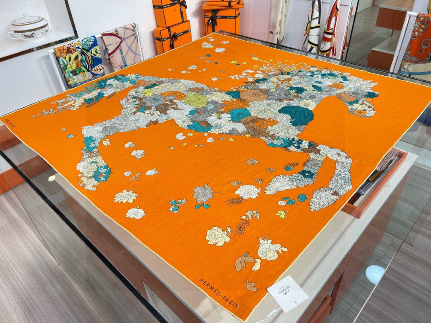 ❤ 双面同色【▪️卓尔不凡，高级有气场！！】非常抬人，带点故事的精彩！永远加分的hermes艺术单品！美