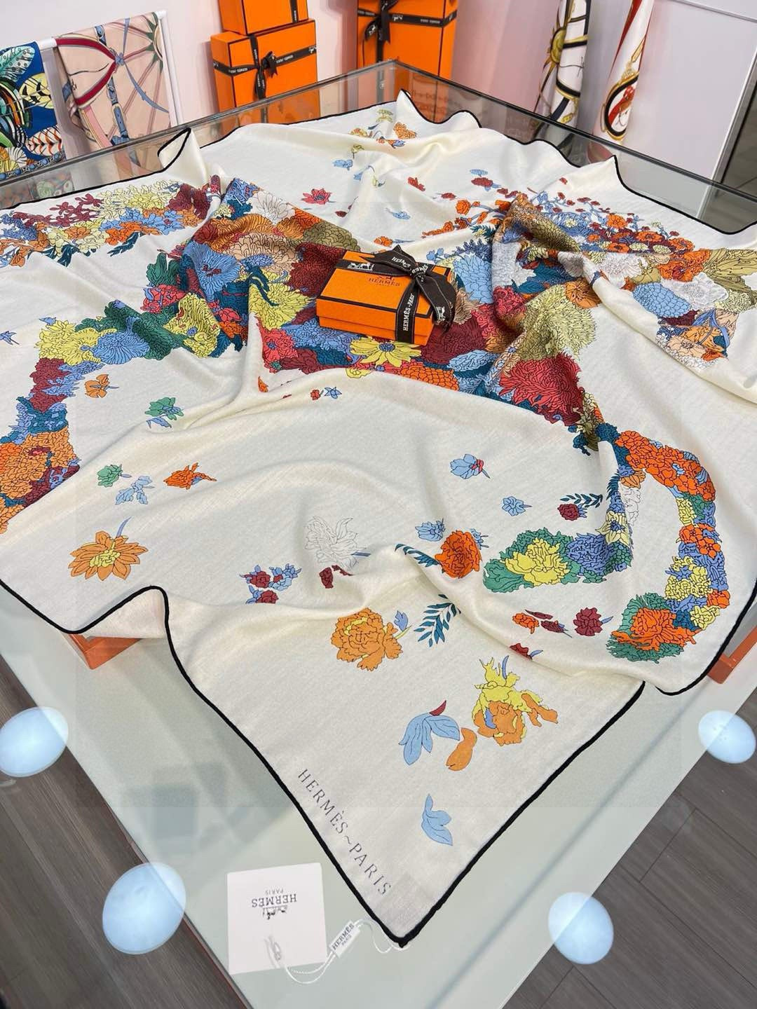 ❤ 双面同色【▪️卓尔不凡，高级有气场！！】非常抬人，带点故事的精彩！永远加分的hermes艺术单品！美