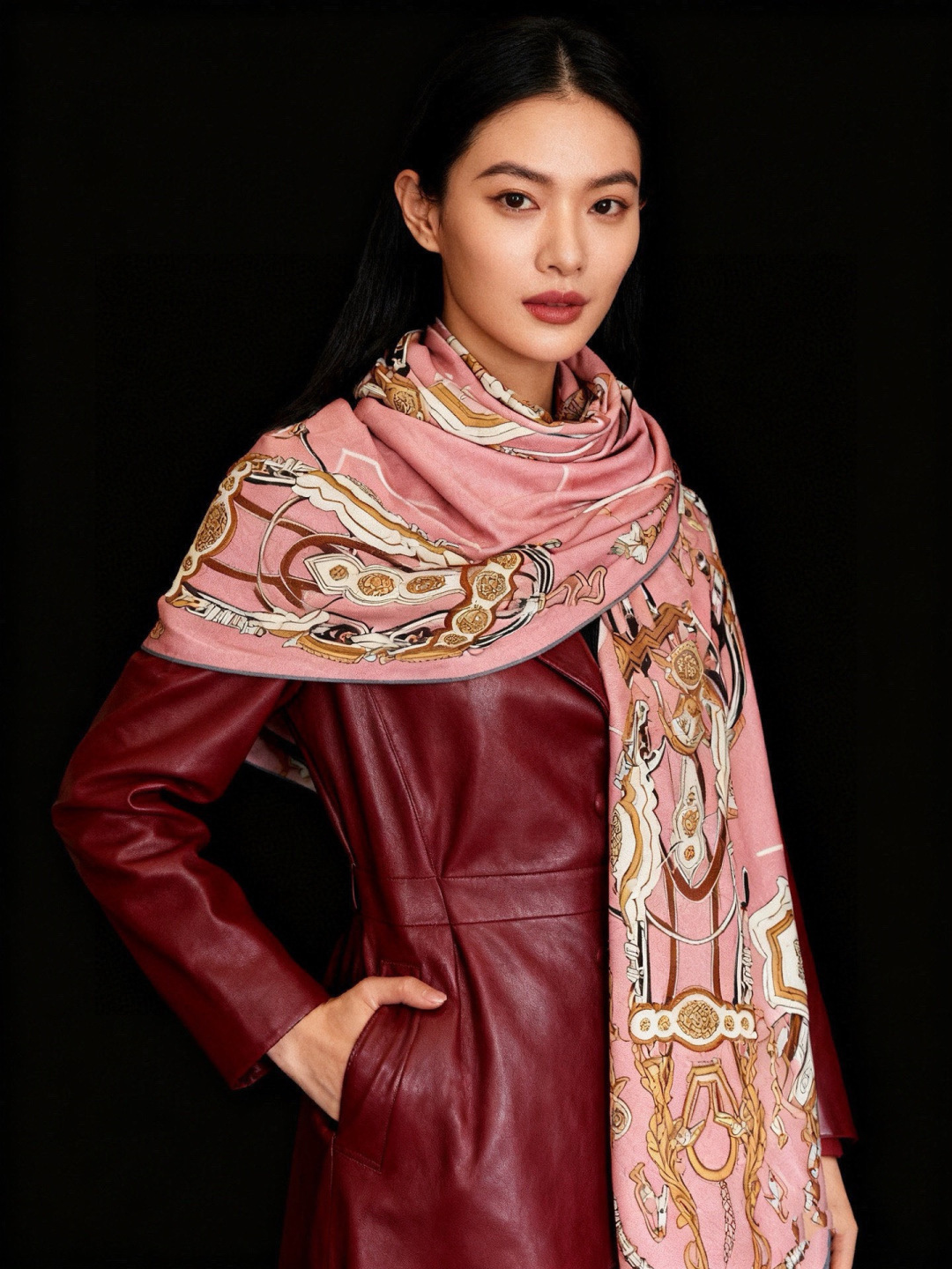 新款 秋冬搭配利器❗️顶级双面同色真丝羊绒披肩！！点睛精彩，图案和配色都超级喜欢，又一款双面配色工艺设计