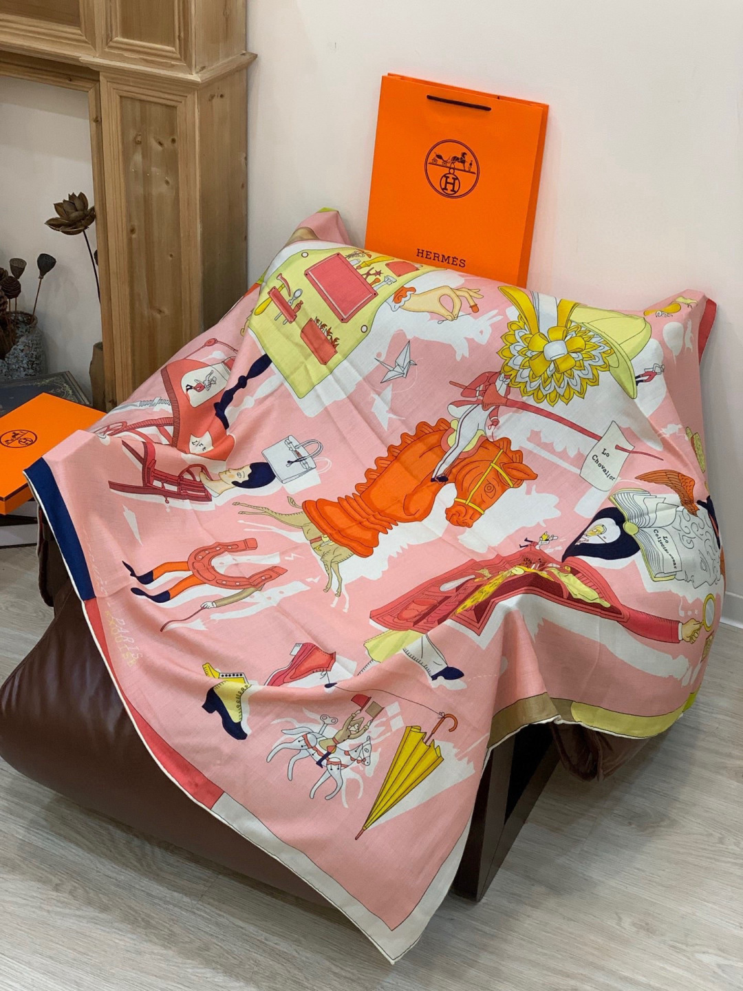 羊绒新款🆕👏👏买了都说好看‼️推荐💕爱马仕双面同色羊绒方巾【双面同色140】，顶级工艺超值‼️爱马仕专柜