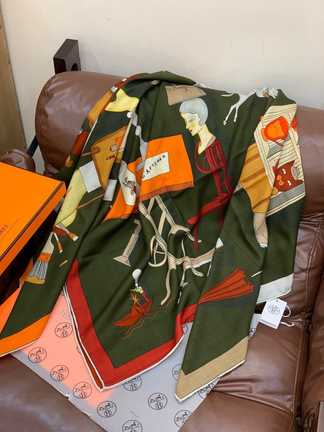 羊绒新款🆕👏👏买了都说好看‼️推荐💕爱马仕双面同色羊绒方巾【双面同色140】，顶级工艺超值‼️爱马仕专柜