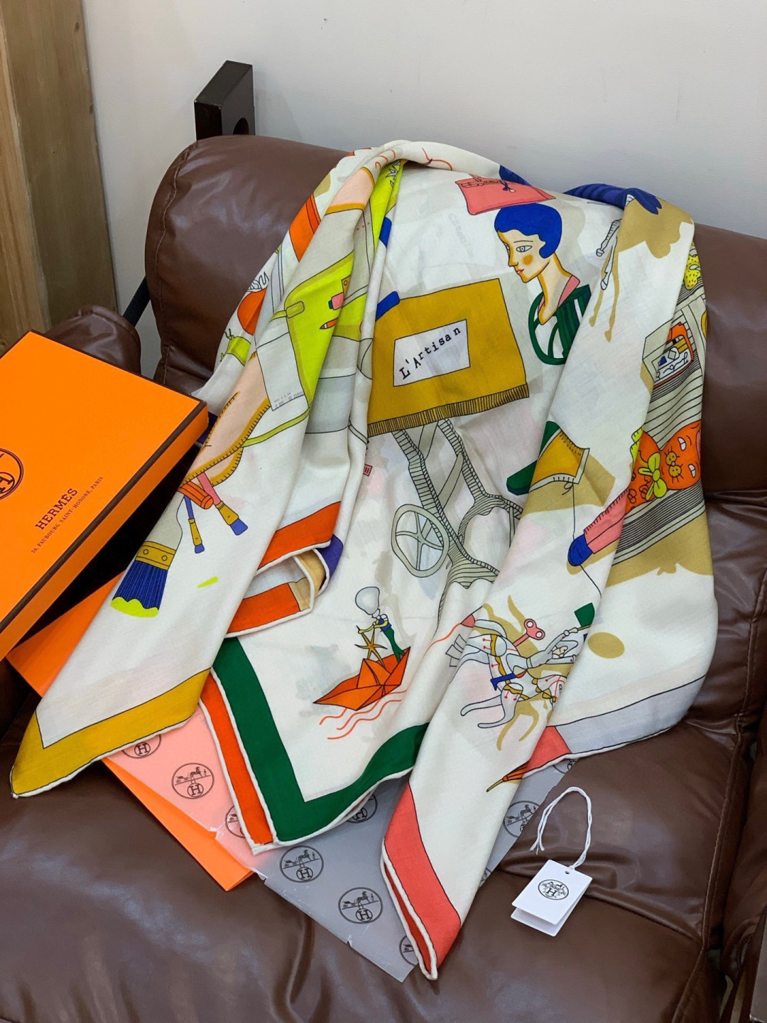 羊绒新款🆕👏👏买了都说好看‼️推荐💕爱马仕双面同色羊绒方巾【双面同色140】，顶级工艺超值‼️爱马仕专柜