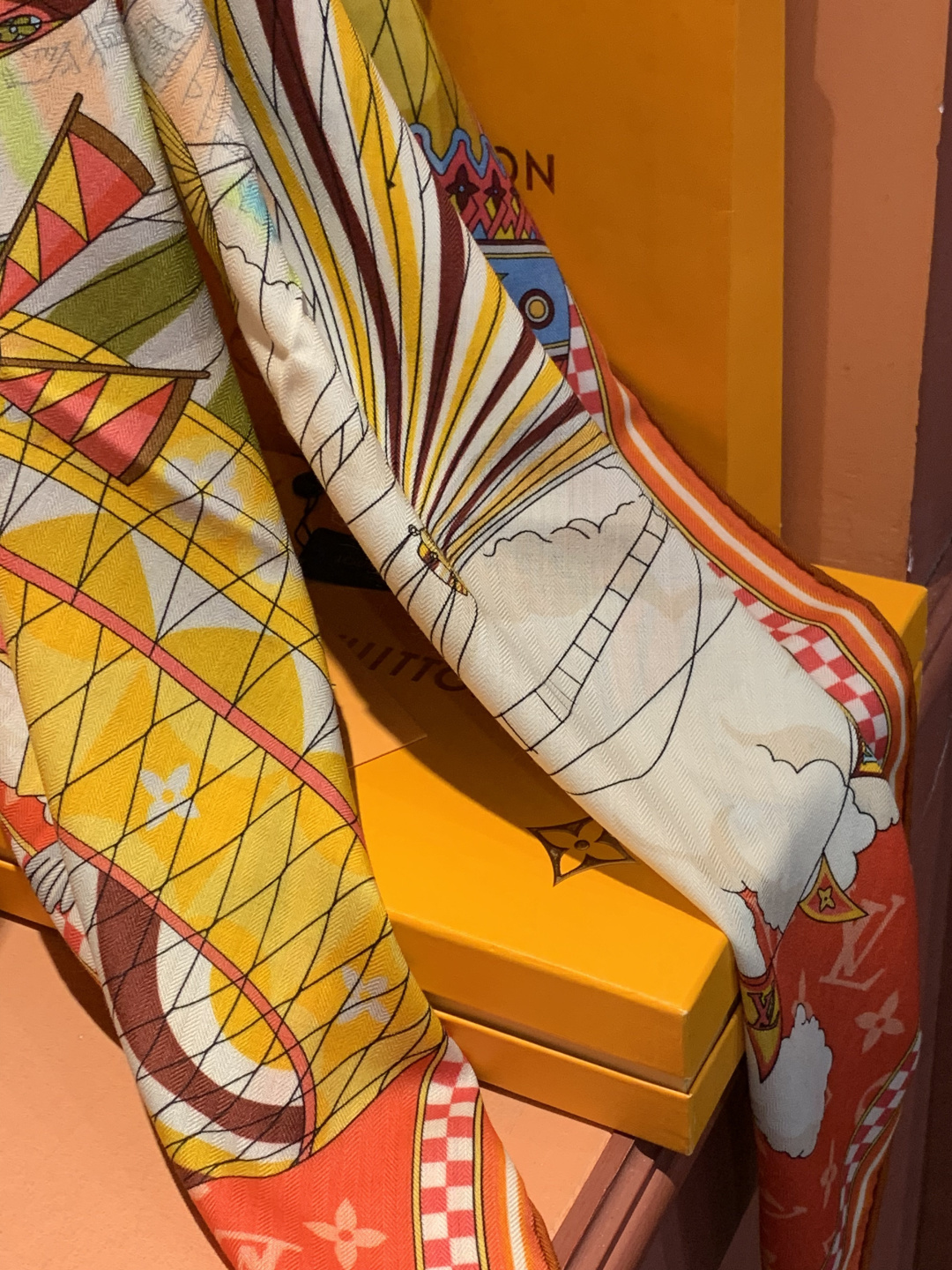 LV x TM 140披肩【140顶级丝绒双面同色披肩】本款LVxTMMonogram Multicol