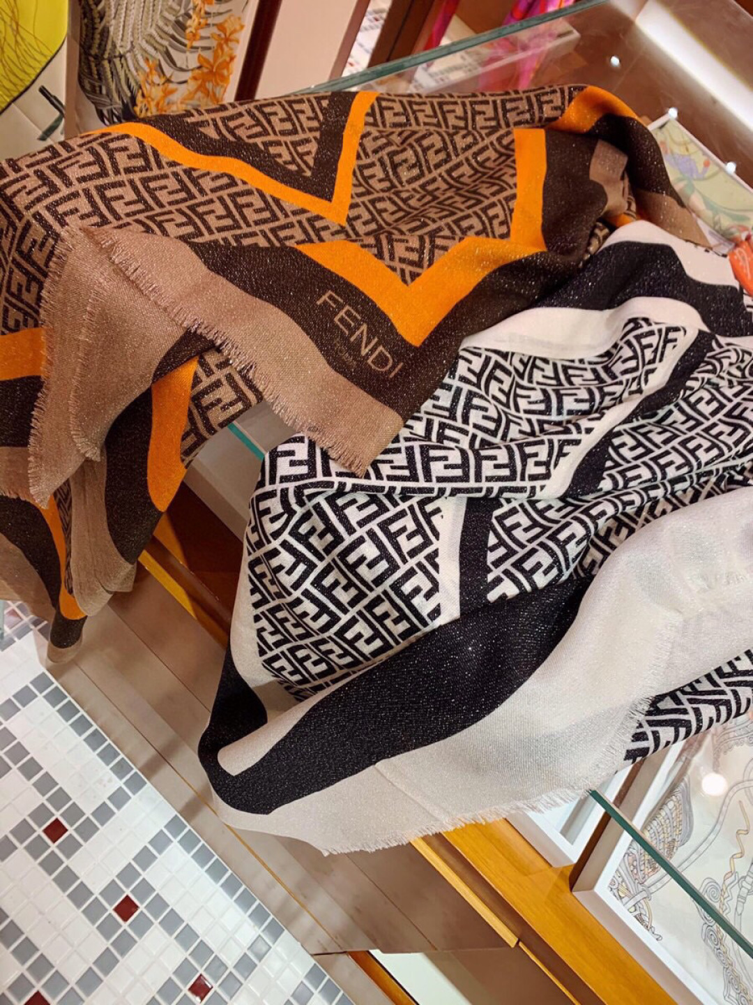 【▪️闪光女神披肩，璀璨夺目】Fendi神仙级好物！！！简约款做出内涵特别不容易！版型，柔软度，手感等都