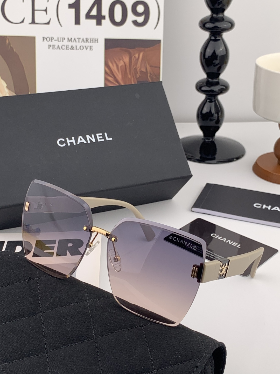 香奈儿 新款女士方框太阳眼镜 开车墨镜 新款金属无框太阳镜 时尚大方 舒适轻盈 精致奢华 超轻 型号：C