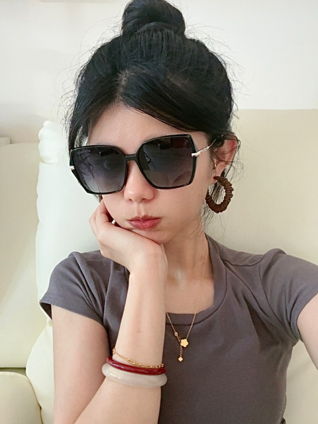 香奈儿 太阳镜🌞 2025开春新品超轻墨镜🆕众多博主网红都有配戴的 很有设计感 超前时尚💕 镜腿立体感十