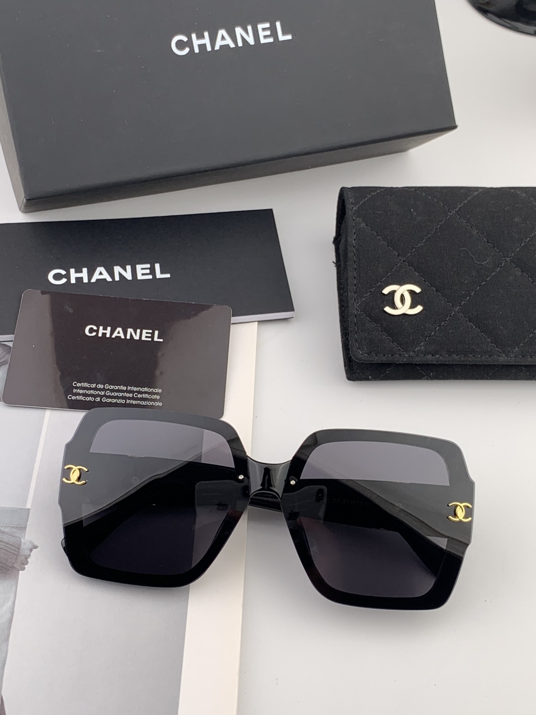 【TR偏光系列】香奈儿 开春新款 经典的方框设计，不挑脸型，无论搭配大衣还是连衣裙都非常显气质 偏光镜片