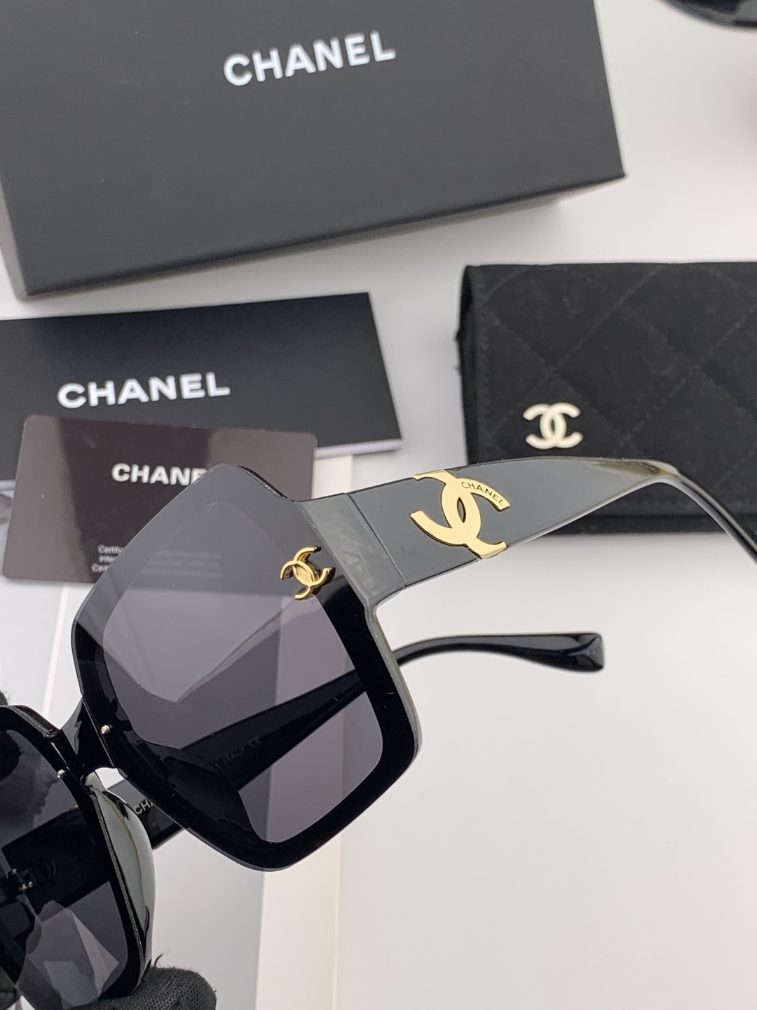 【TR偏光系列】香奈儿 开春新款 经典的方框设计，不挑脸型，无论搭配大衣还是连衣裙都非常显气质 偏光镜片