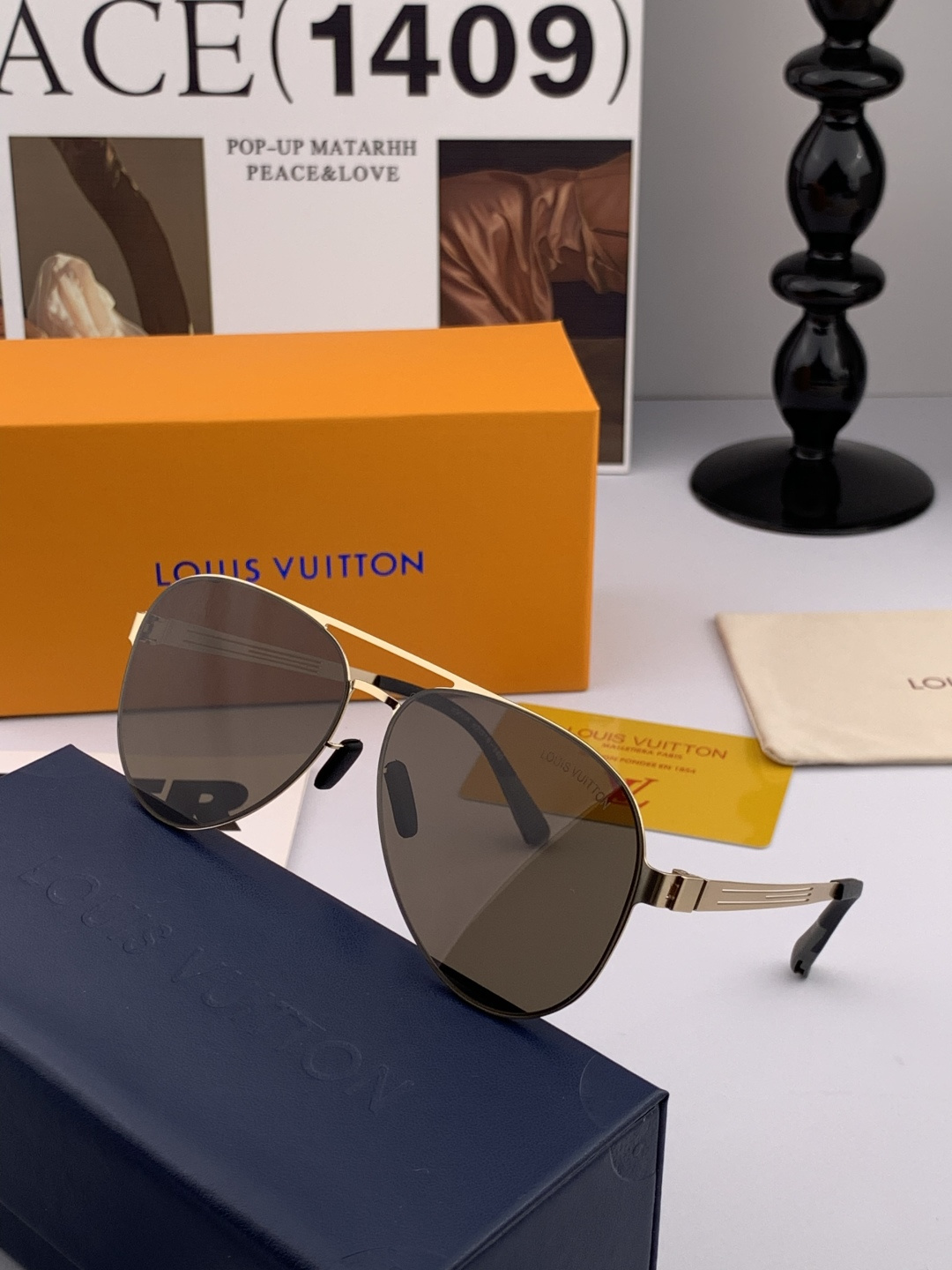 ♦️LV 2025新款男女情侣款太阳镜多边形墨镜iP电镀永不褪色 超轻超有弹性整幅眼镜无螺丝重要的是压不