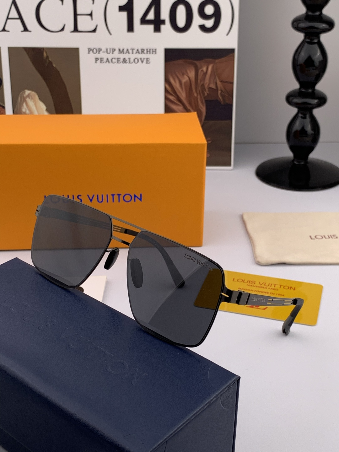 ♦️LV 2025新款男女情侣款太阳镜多边形墨镜iP电镀永不褪色 超轻超有弹性整幅眼镜无螺丝重要的是压不