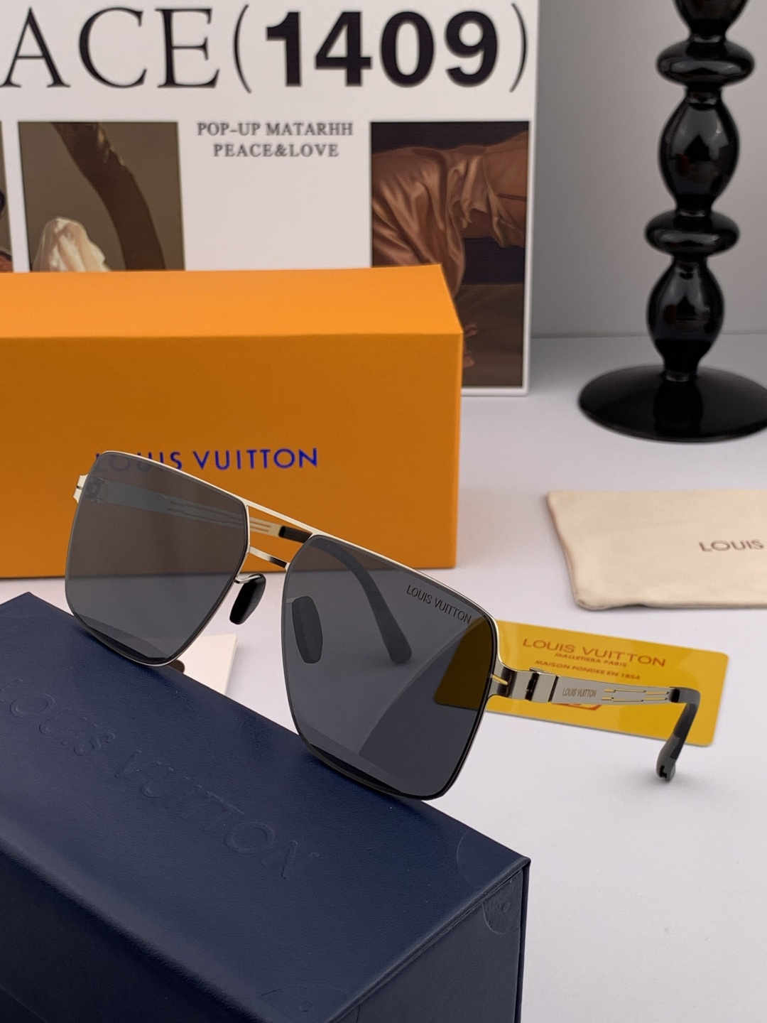 ♦️LV 2025新款男女情侣款太阳镜多边形墨镜iP电镀永不褪色 超轻超有弹性整幅眼镜无螺丝重要的是压不