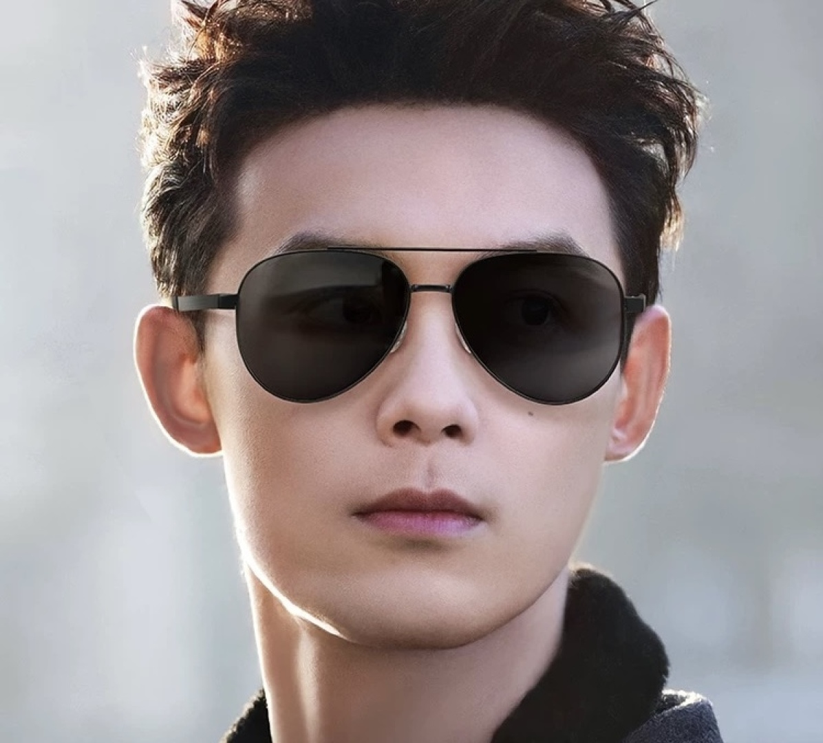 LV 男款炫彩飞行员偏光太阳镜 ❤️材质：高清尼龙加厚卡槽高清偏光镜片 🌹无边框镜架💕颜👍型号：L089