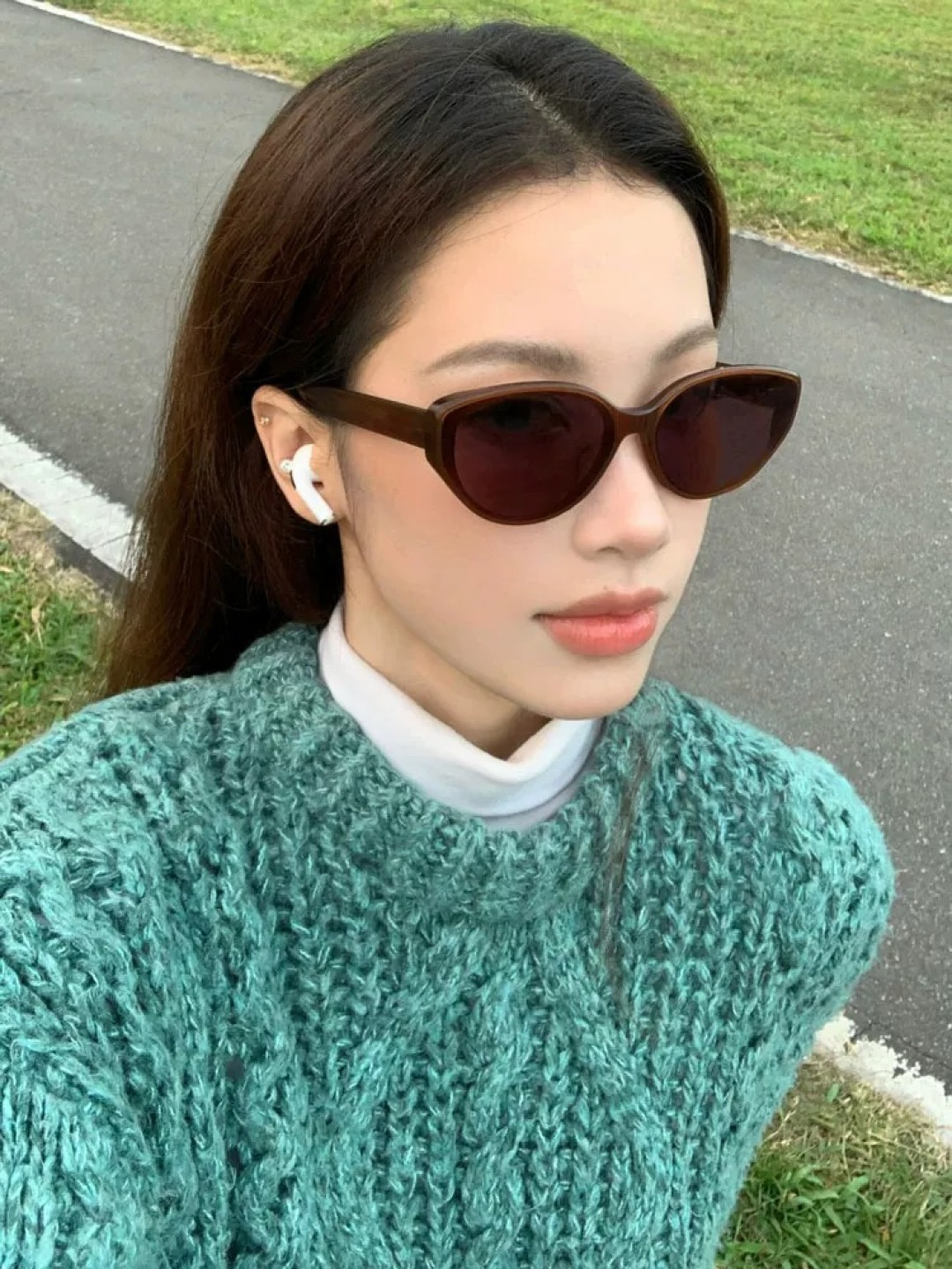 巴黎世家2025开春新款一体镜 小框太阳镜男女同款 😎 爆款大框尼龙太阳镜 超逼格超酷 镜腿品牌设计感强