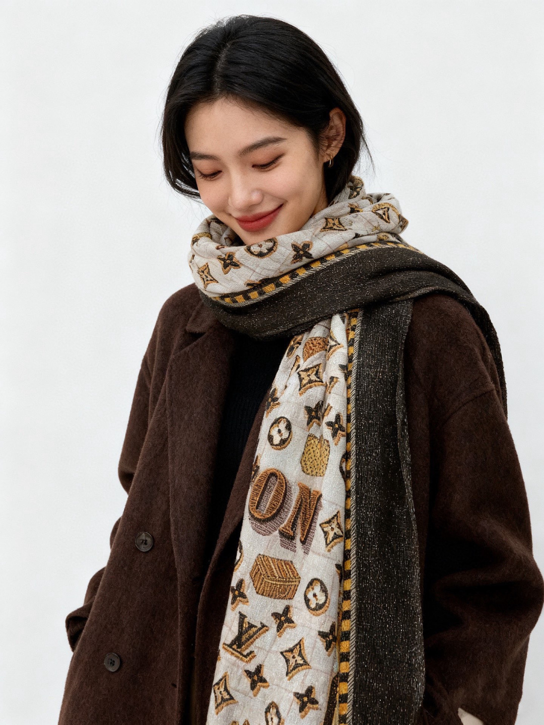 会发光发亮的围巾银丝羊绒长巾✨专柜同步‼️真心赞‼️驴家【L字母与花纹长巾】路易威登经典 Monogra