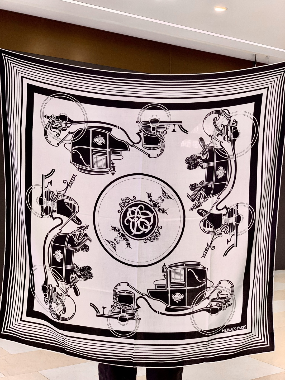 羊绒新款🆕👏👏买了都说好看‼️推荐💕爱马仕双面同色羊绒方巾【双面同色140】，顶级工艺超值‼️爱马仕专柜