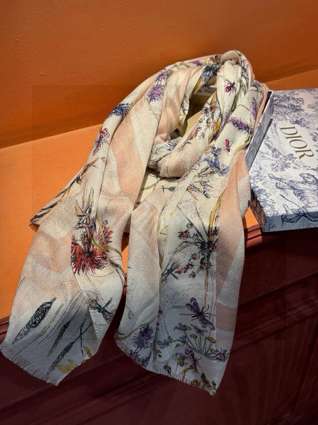 （会发光发亮的围巾）💃🏻💃🏻D家【D太阳女神银丝长巾】‼️抢‼️VIP推荐 ‼️👍下手一定要快【高端 大