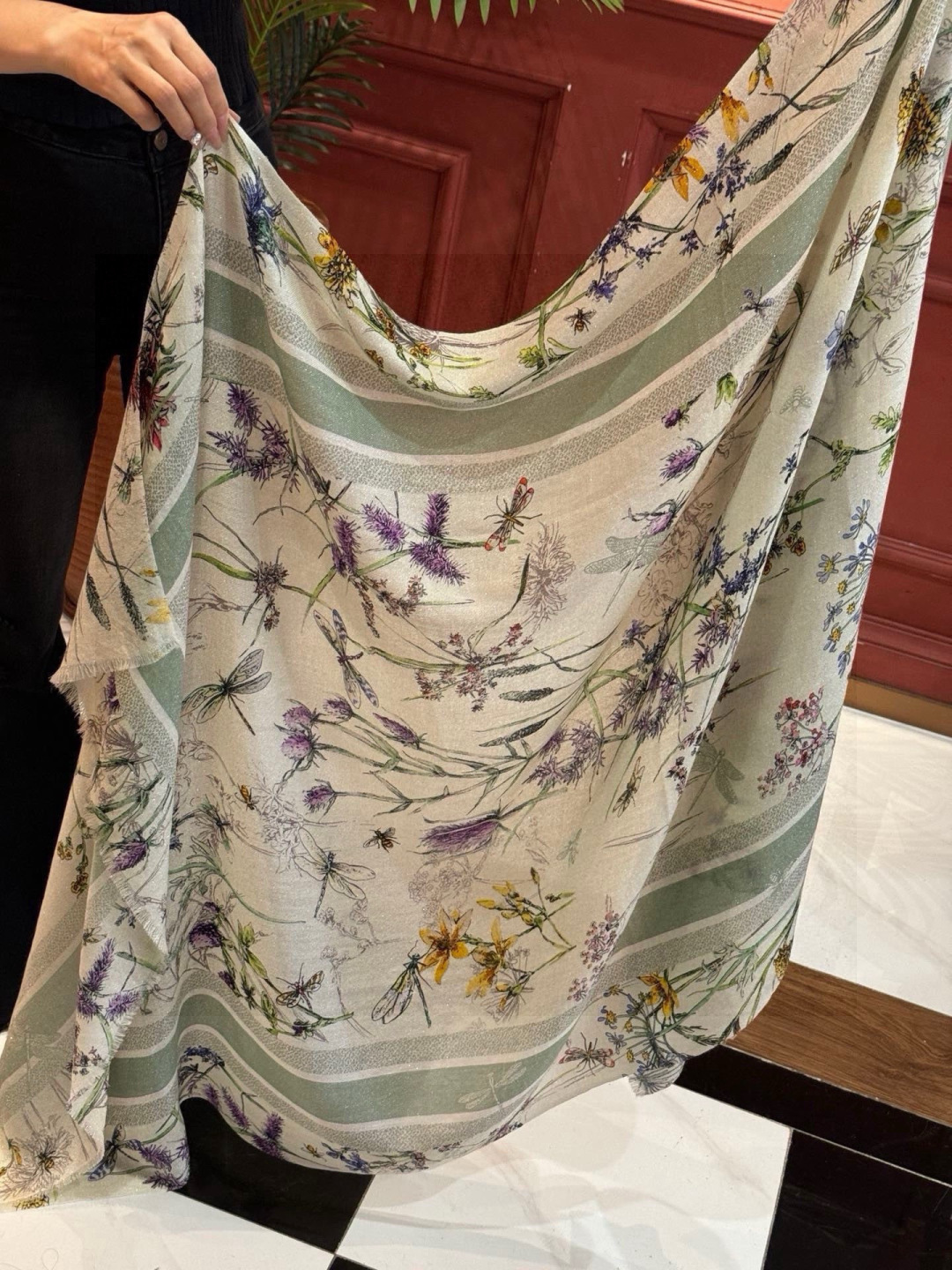 （会发光发亮的围巾）💃🏻💃🏻D家【D太阳女神银丝长巾】‼️抢‼️VIP推荐 ‼️👍下手一定要快【高端 大