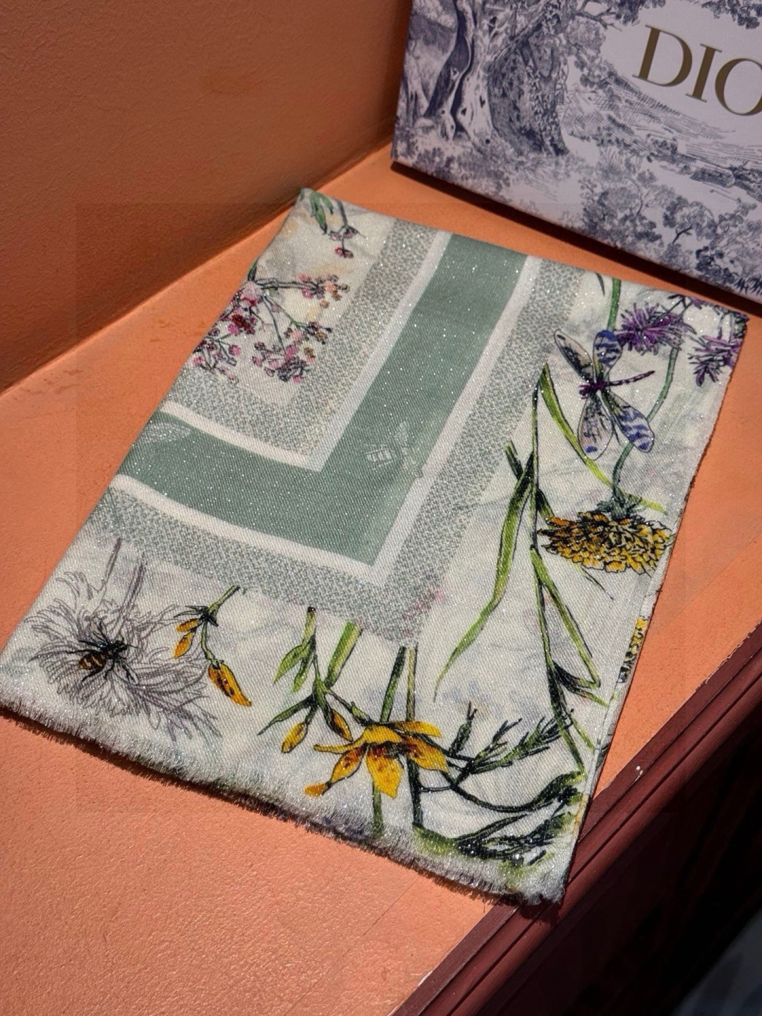 （会发光发亮的围巾）💃🏻💃🏻D家【D太阳女神银丝长巾】‼️抢‼️VIP推荐 ‼️👍下手一定要快【高端 大