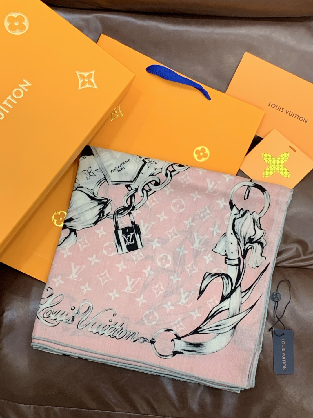 LV x TM 140披肩【140顶级丝绒双面同色披肩】本款LVxTMMonogram Multicol