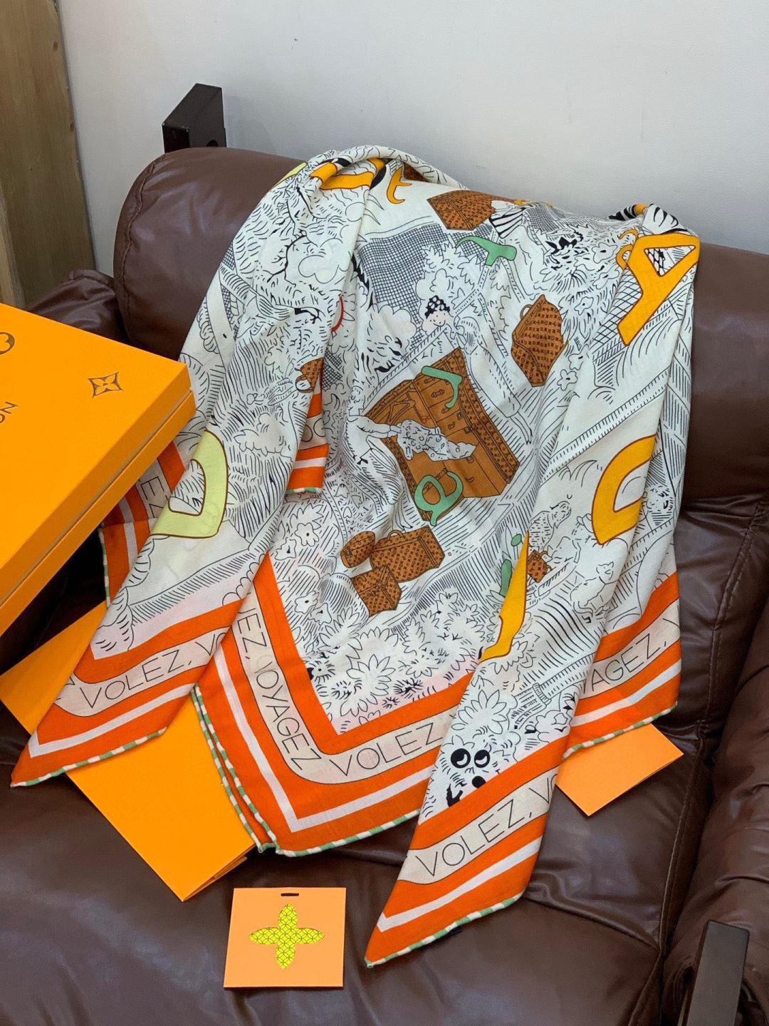 LV x TM 140披肩【140顶级丝绒双面同色披肩】本款LVxTMMonogram Multicol