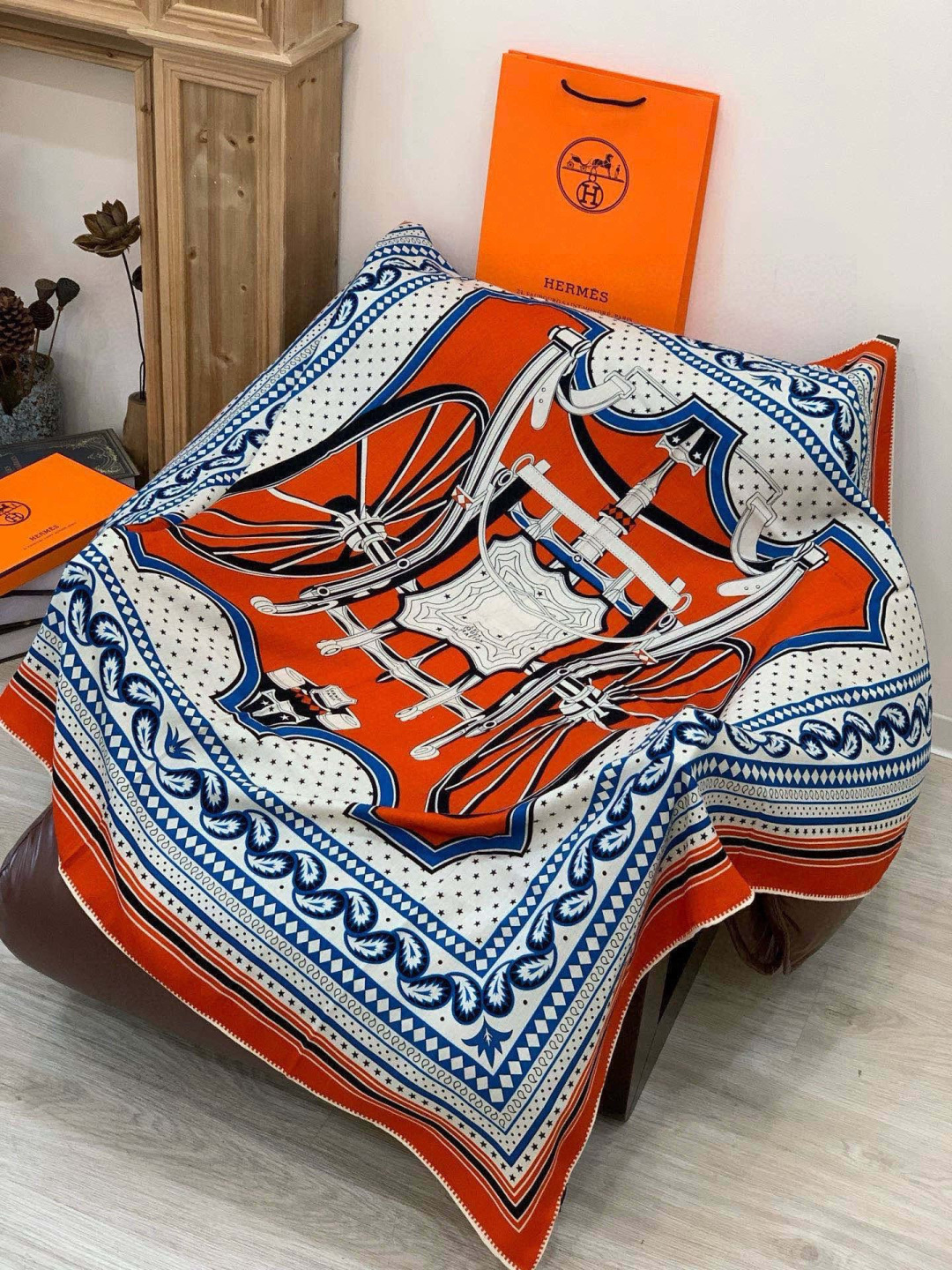 羊绒新款🆕👏👏买了都说好看‼️推荐💕爱马仕双面同色羊绒方巾【双面同色140】，顶级工艺超值‼️爱马仕专柜