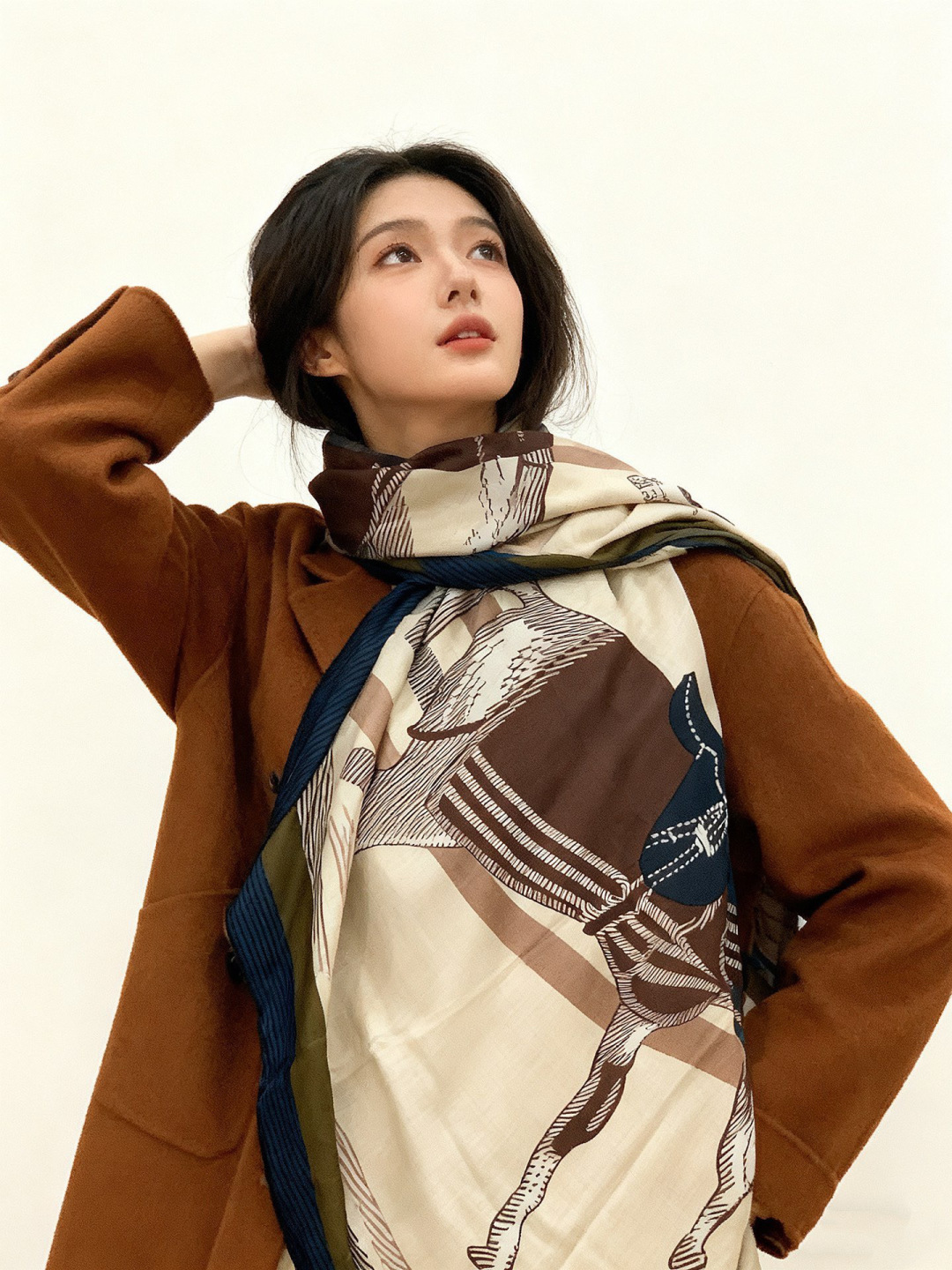 ✨✨【双面同色 丝毛款】H家羊绒新款 买了都说好看‼️推荐💕【骏马披挂 140】羊绒方巾‼️H家ZG爆款