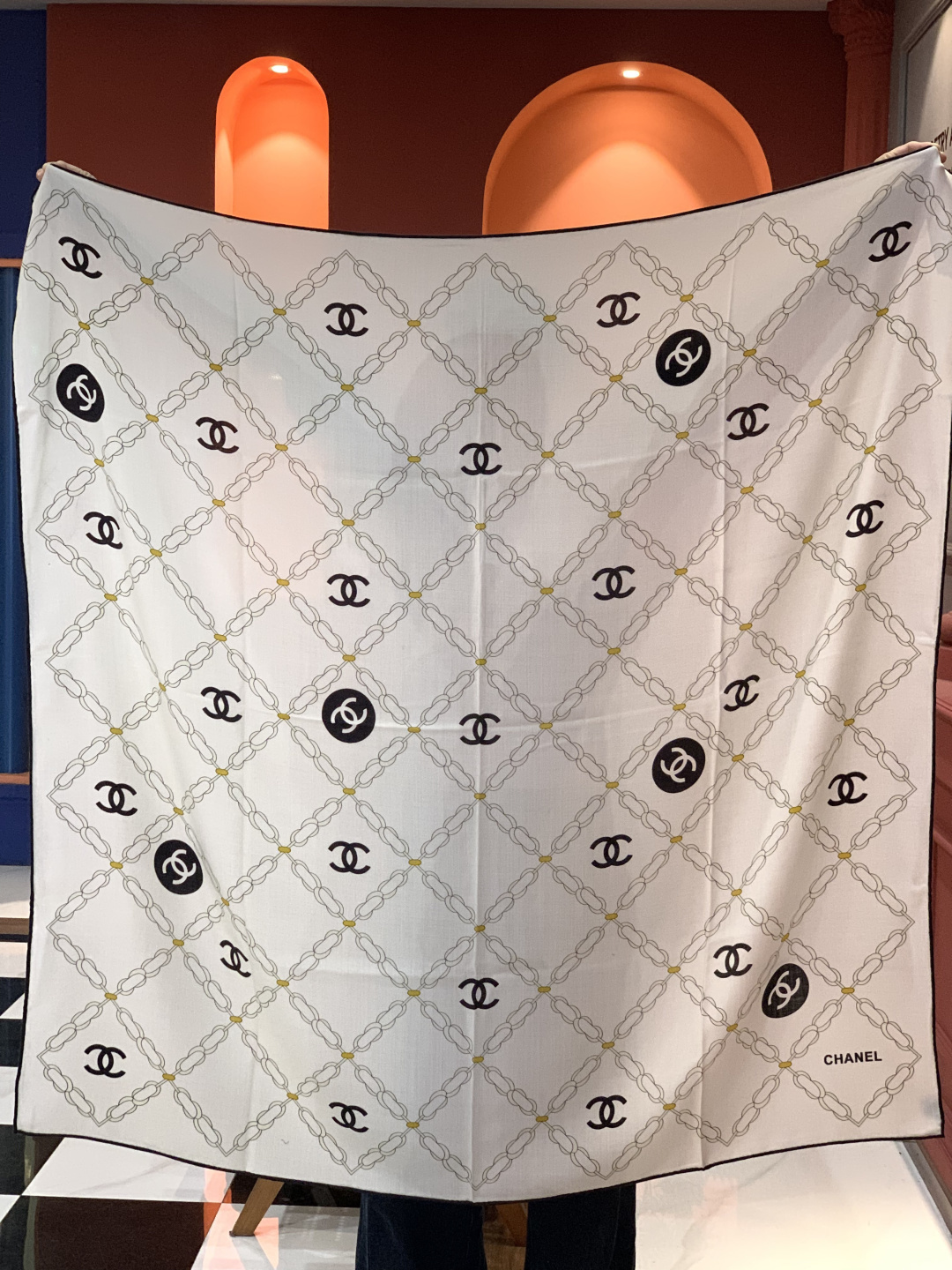 2025秋冬高级成衣系列～Chanel 【140双面同色丝绒披肩】此系列谱写一曲自由轻灵的赞歌本系列作品