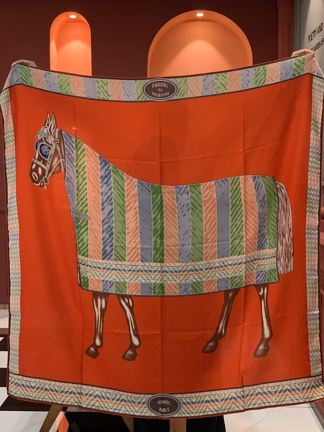 ✨✨【双面同色 丝毛款】H家羊绒新款 买了都说好看‼️推荐💕【骏马披挂 140】羊绒方巾‼️H家ZG爆款