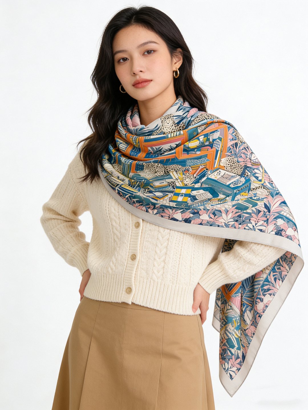 爱马仕新款双面同色 品名：十二花豹 面料：丝羊绒尺寸：140*140十二只花豹享受惬意休憩的时光。它们慵