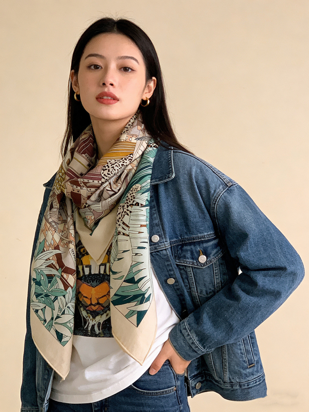 爱马仕新款双面同色 品名：十二花豹 面料：丝羊绒尺寸：140*140十二只花豹享受惬意休憩的时光。它们慵