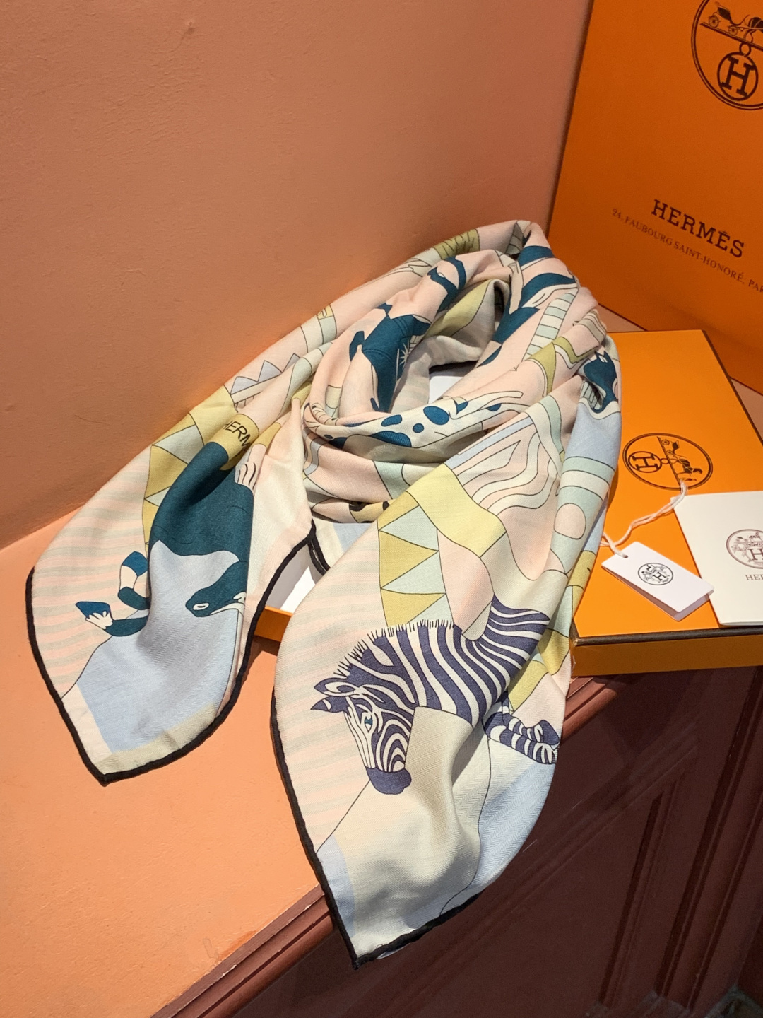 羊绒新款🆕👏👏买了都说好看‼️推荐💕爱马仕双面同色羊绒方巾【双面同色140】，顶级工艺超值‼️爱马仕专柜