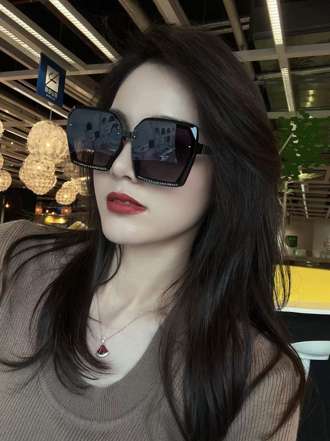 【CHANEL】香奈儿 2025新款潮流爆款 时尚方框太阳镜 佩戴舒适 网红潮款墨镜 ♥️♥️型号：CH